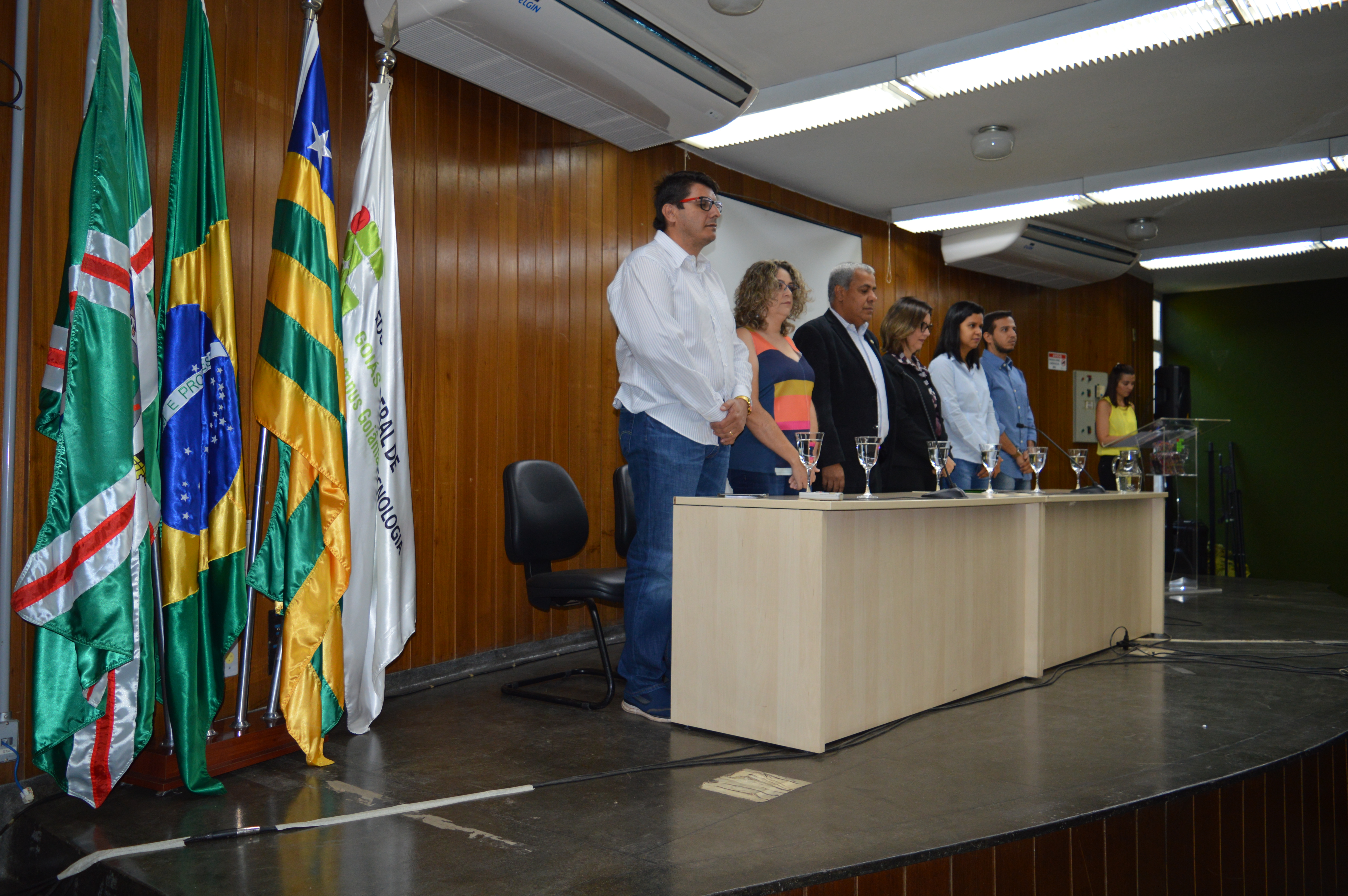 A  mesa diretiva da solenidade de posse contou com as presenças do reitor do IFG, professor Jerônimo Rodrigues da Silva, e da diretora-geral do Câmpus Goiânia, Maria de Lourdes Magalhães.
